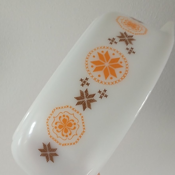 Vintage Pyrex Town & Country Casserole Dish - Picture 10 of 11